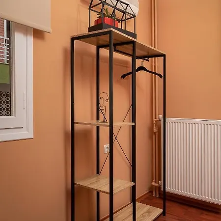 Centrally Located Cozy *