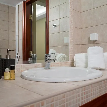 Apartment Centrally Located Cozy *